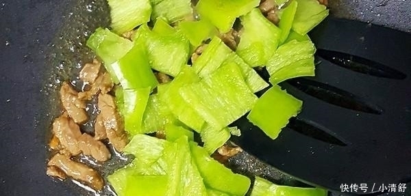 茄子|东北妈妈:改良版地三鲜,味道一样鲜美好吃,软糯绵软,外焦里嫩