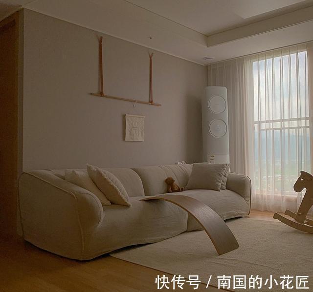 亲子|一家4口的幸福生活:83㎡全屋奶油色,客厅当亲子区都为孩子考虑