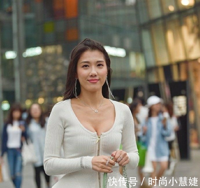 裙尾 三十岁的女性,迷人的不只用外貌