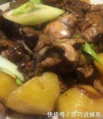 鸡肉不要用水炖了,用此“饮料”炖鸡肉,比高汤都要香!