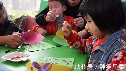 顺手牵羊|女儿上幼儿园毛毯被偷,宝妈门口写字立牌,没有脏话却字字诛心