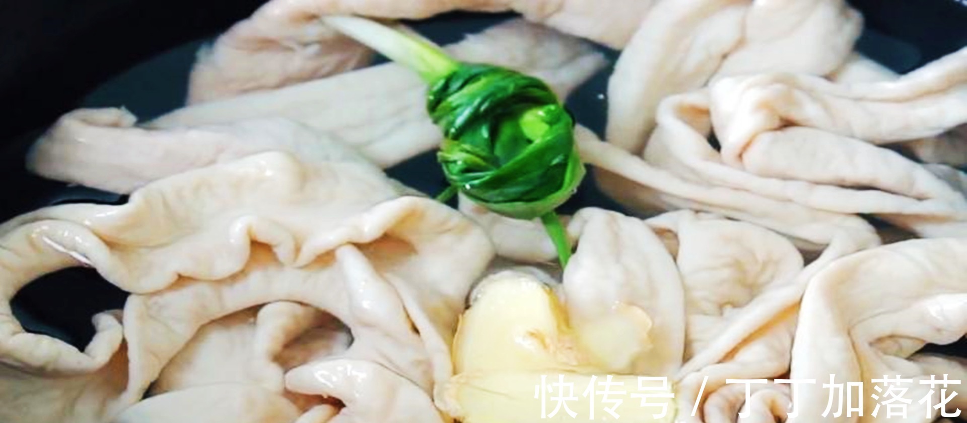 大厨分享大肠炒酸菜的经典做法，大人小孩一次连吃3大碗米饭！