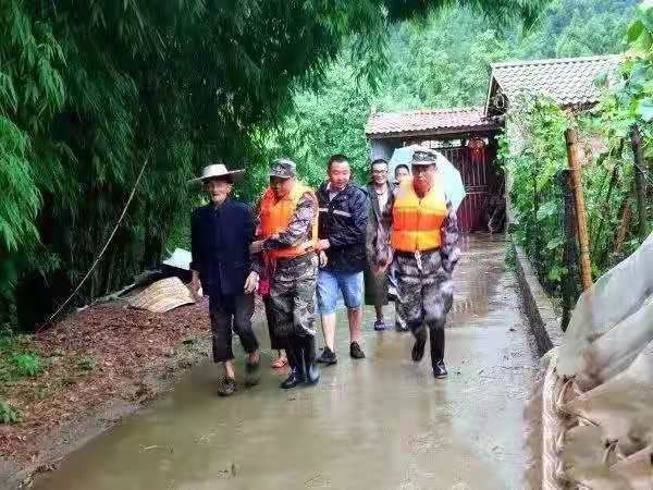 迎戰新一輪強降雨四川提前疏散轉移8萬多人 新聞百分百