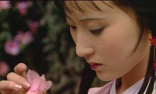 一字之差,贾元春为什么喜欢薛宝钗而冷落林黛玉