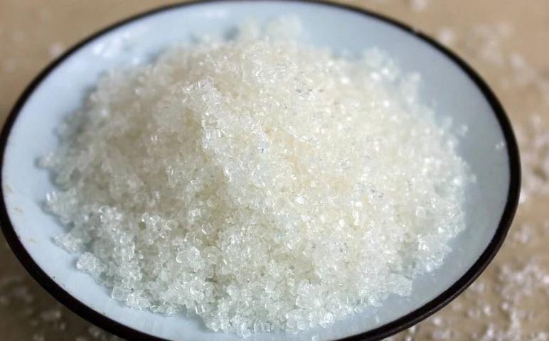 包韭菜饺子馅，学会“2放2不放”，韭菜鲜嫩翠绿不出水，好吃过瘾