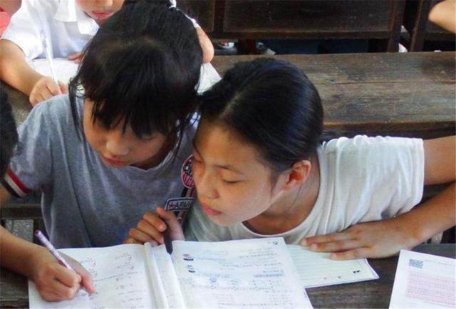 普通话|女儿随妈妈姓''朱'',同学追问原因,孩子尴尬回答瞅瞅我爸姓啥