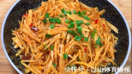 豆瓣酱|炒土豆丝时,有人泡水有人焯水?其实全错了!大厨教你正确做法