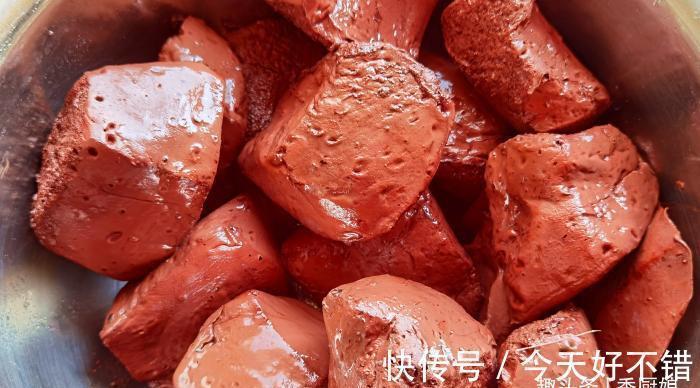 此食材3元1斤，蛋白质是鸡蛋5倍，铁含量比猪肝多，炖白菜吃真香