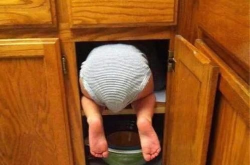 游戏|“宝贝你赢了,快出来”,宝妈与女儿捉迷藏,却再也找不到孩子了