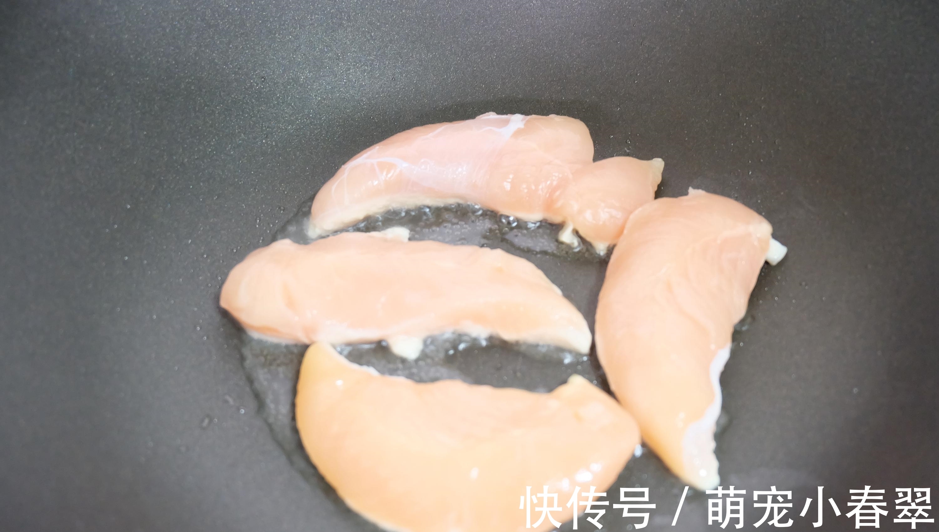 夏天最爱轻食减脂餐，鸡胸肉沙拉做法简单营养丰富，越吃越喜欢