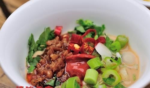 首家会飞的火锅落户沈阳，大虾火锅飞起来，小龙虾九块九