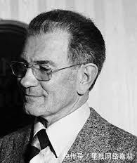 始于1955，CORUM昆仑表传奇历程正在迈入新时代