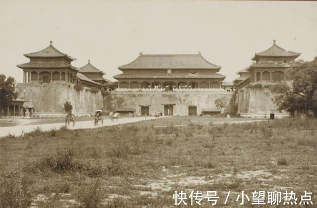 乾清门|1901年的故宫, 到处长满了杂草, 尽显破败之相