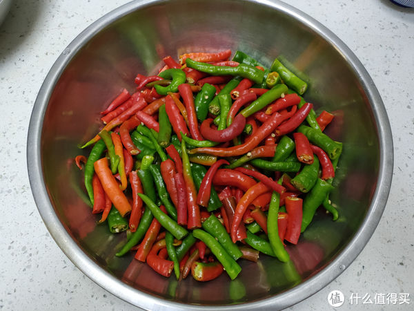 趁辣椒新鲜又便宜,多囤些做辣椒酱,放一年不坏,拌面下饭特美味