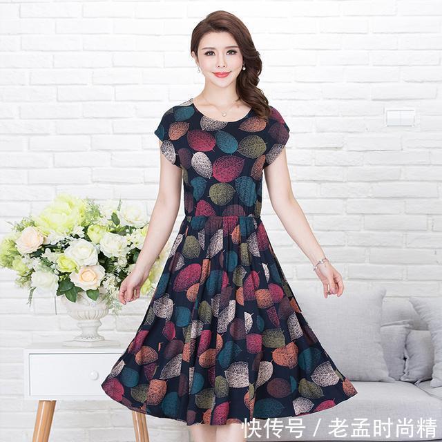 印花|闰六月穿什么都嫌热？不如来一条绵绸连衣裙，意想不到的清凉舒适