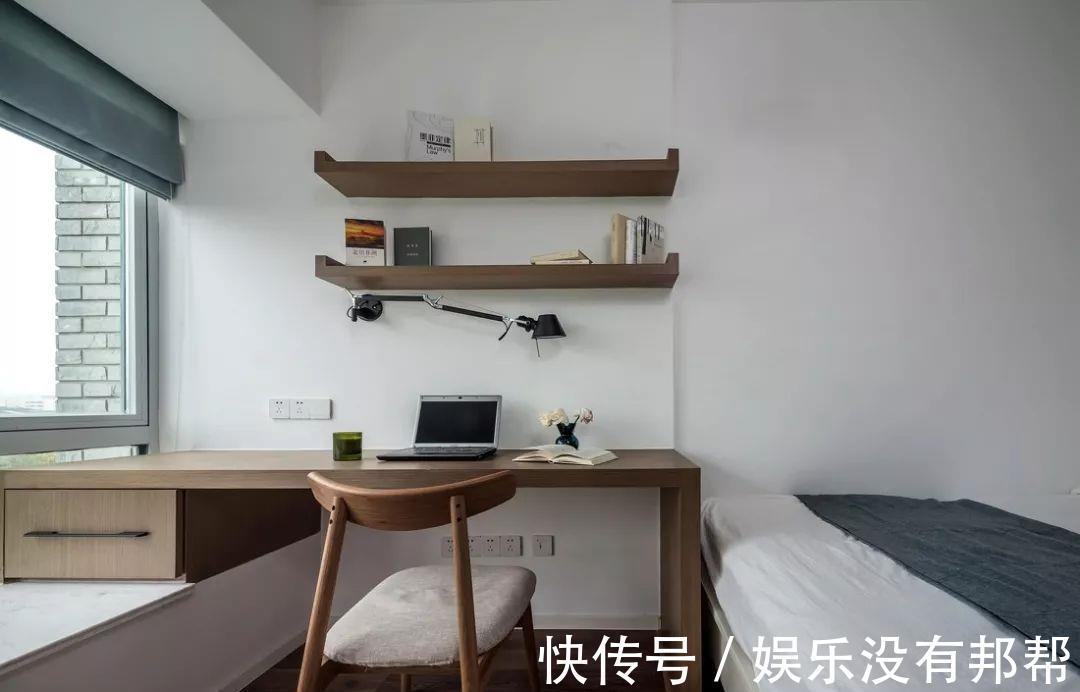 书桌|用一面墙打造一个书房,小户型有个书桌就够用了!省了整整一间房