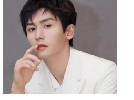 老师|张哲瀚被曝走后门进上戏!考前约悄悄约见主考官,老师放言直接考