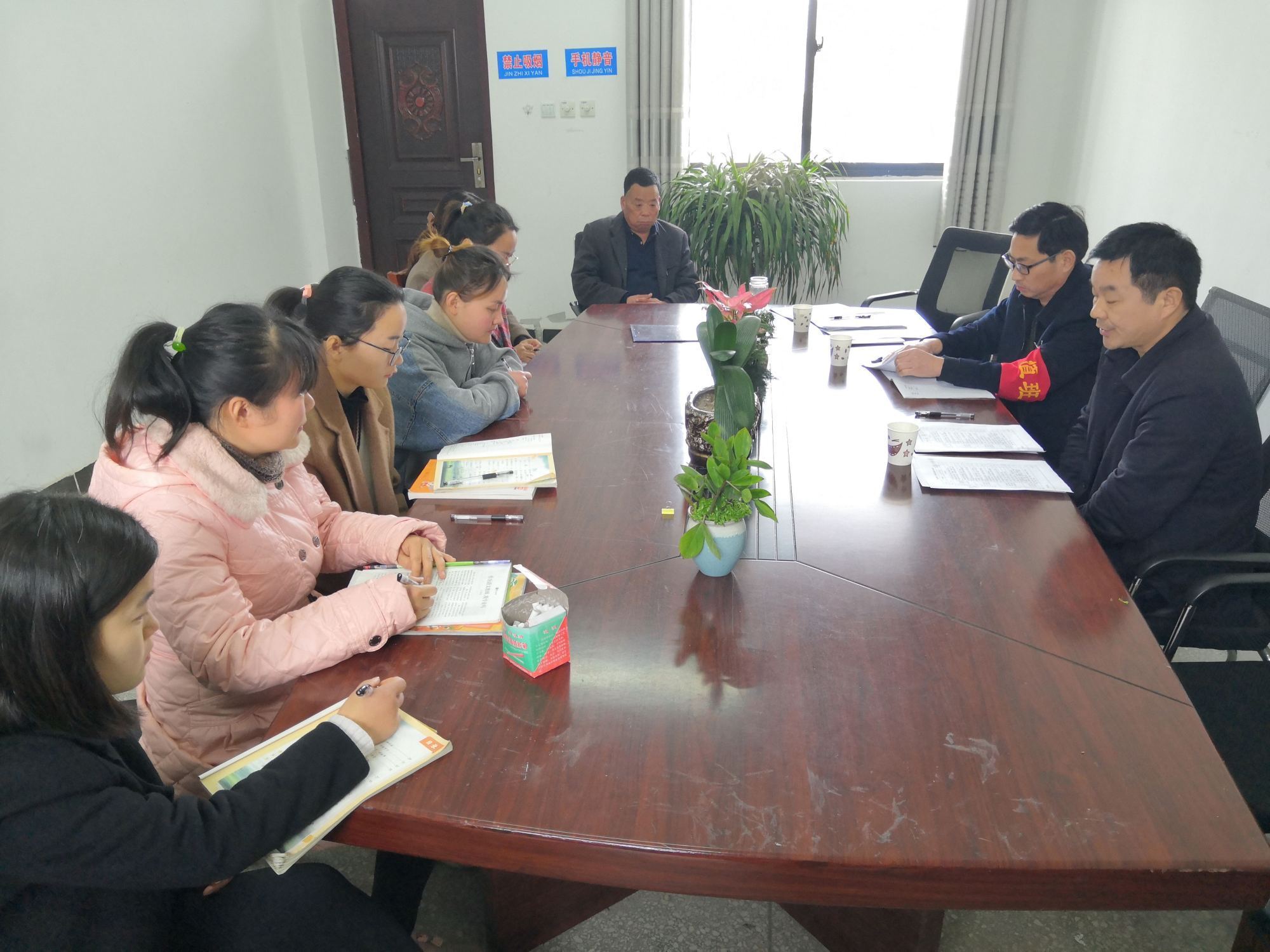 安徽阜南：新村镇中心学校举办青年教师说课比赛活动