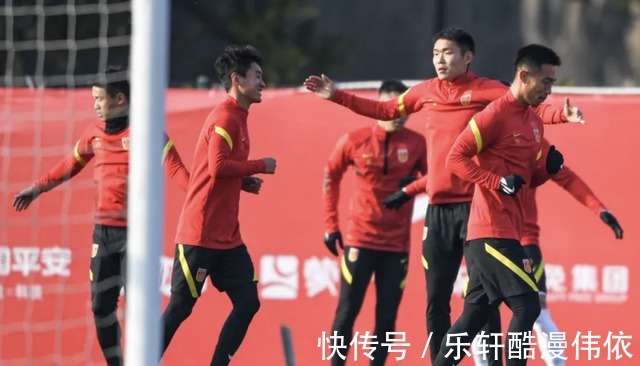 李金羽|国足一队1-1二队,教学赛毫无质量,面对日本越南凶多吉少