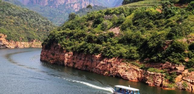 河北又一景点走红，湖面形状奇特，人称邯郸“小桂林”，公交直达