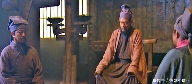 晁盖出征前被大风吹折军旗,金圣叹从宋江的表现中发现了四个问题!