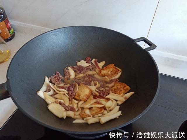 我家的极简晚餐,3个菜15分钟,好吃不贵又简单,吃得开心舒服