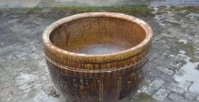 农村家里五种老物件不要扔,现在很值钱,尤其是图五