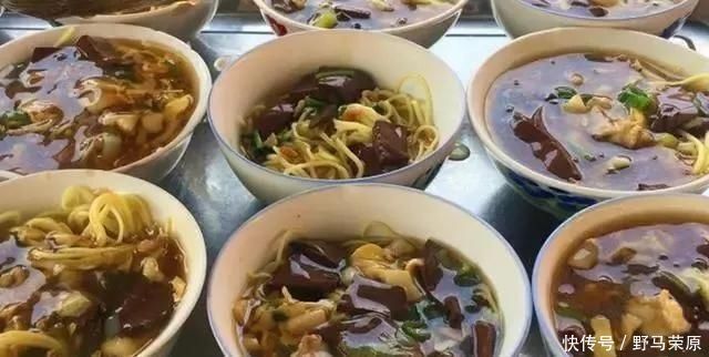 面条这样吃才叫香,农村秘制卤面,大厨详解,出锅那一刻,看饿了
