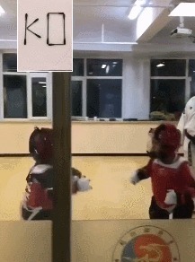 |搞笑GIF:是谁说喜欢苗条的妹子 你们看看这位美女怎么样?