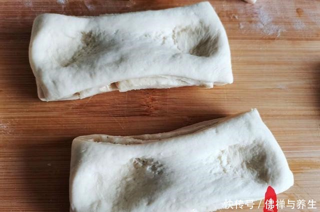 有的人爱吃花卷却不会拧,看看我介绍的这两种方法,简单易操作