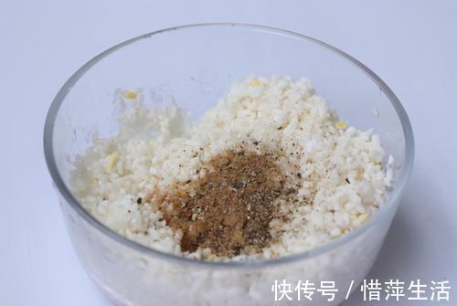 吃法|电饼铛别总烙饼了，教你1个创新吃法，当作小零嘴，香脆更省事