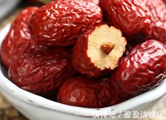 此物|红枣和此物一起泡,排毒养肝,保护眼睛,不想满脸皱纹的,试试!