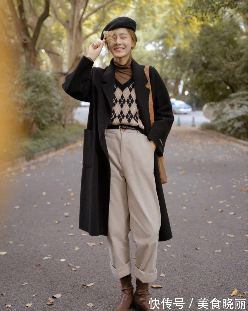 印花 今年,突然火了一种搭配:“大衣+高领衫”!看着时髦穿着还保暖