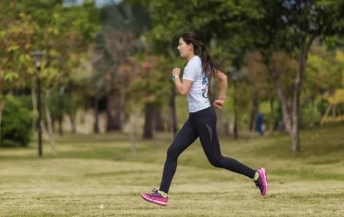 总胆固醇|每天跑步能降血脂?提醒:日常少吃这3种蔬菜,或有助于血脂平稳