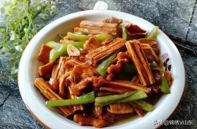 美味|周末聚会，我下厨做了12道快手菜，简单美味，一桌菜30分钟搞定