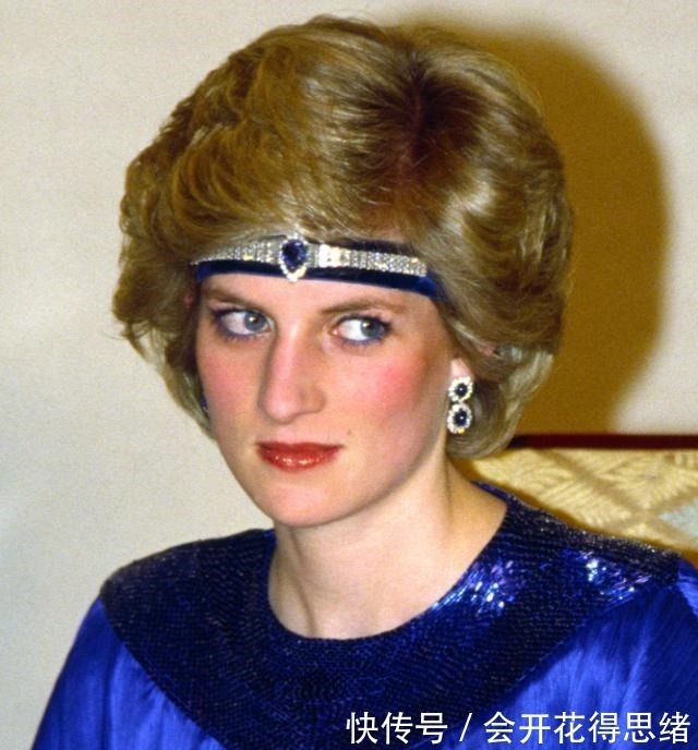 项链 戴妃有多时髦一条项链戴出几种风格穿搭,堪称殿堂级的时髦精!