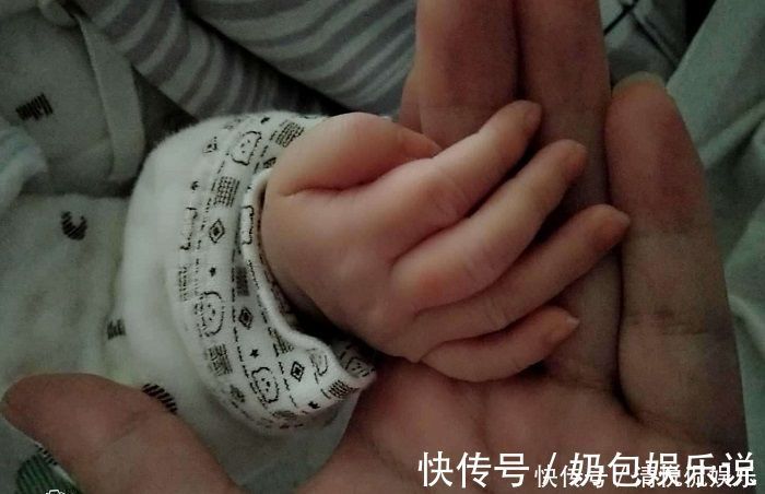 宝宝|宝宝以后聪不聪明,看他手部发育就知道,高智商的表现都在手上