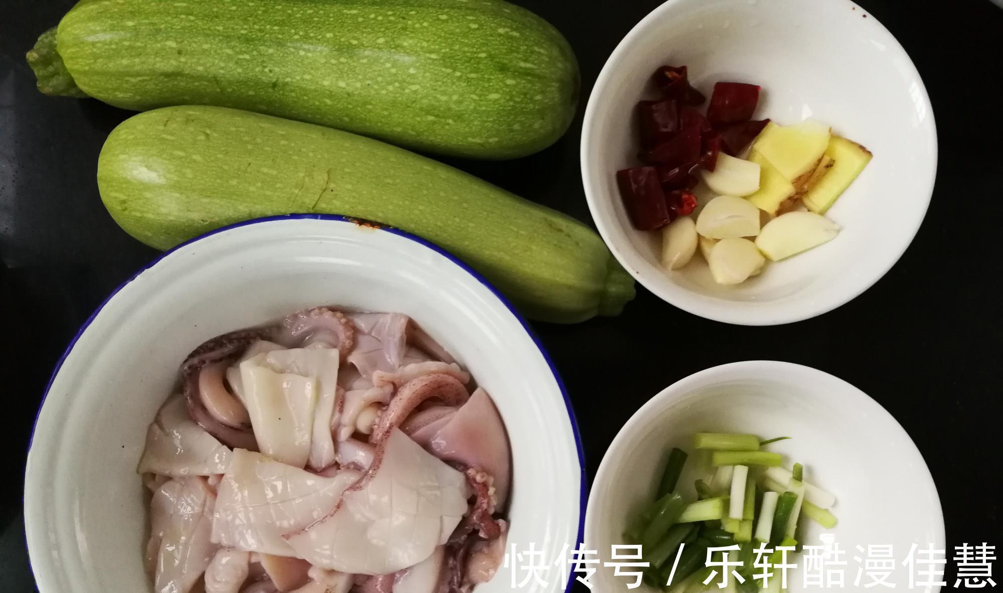 黄甜椒|分享五道用西葫芦做的小炒，鲜嫩爽甜好吃，下饭都很棒！