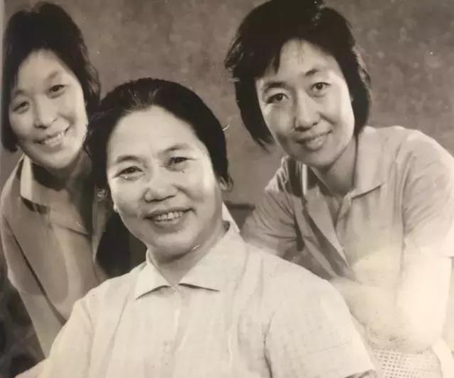 祖国|豫剧宗师常香玉:义演上百场,募集15亿,为祖国捐了一架战斗机