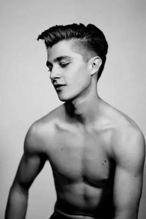 与颜值无关，让女生脸红心跳的5款男生发型！