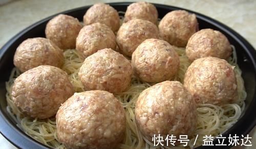 莲藕做丸子没想到这么好吃,不用水煮不油炸,咬一口鲜香又脆嫩