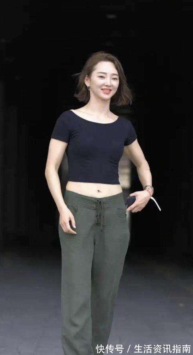 穿搭 清雅悠然的打底裤穿搭很有时尚感,展示时尚风情,成熟魅力!