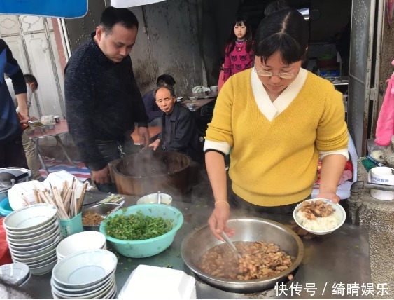 凭一碗糯米饭火了20年,这家店一天卖4个小时,来的都是回头客