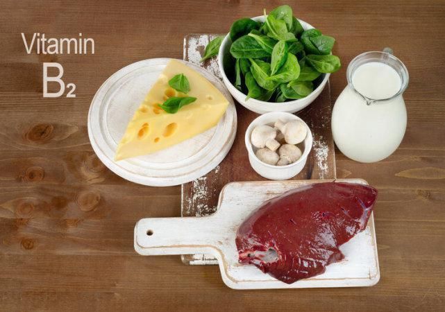 维生素b|几块钱一瓶的维生素B2,能长期吃吗?治这8种病有效,不吃很亏