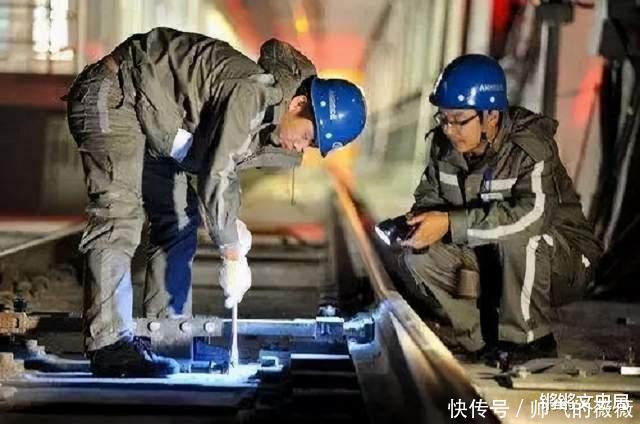 “工匠精神”的高大上,匹配不上技工底薪,情怀只能被现实打败