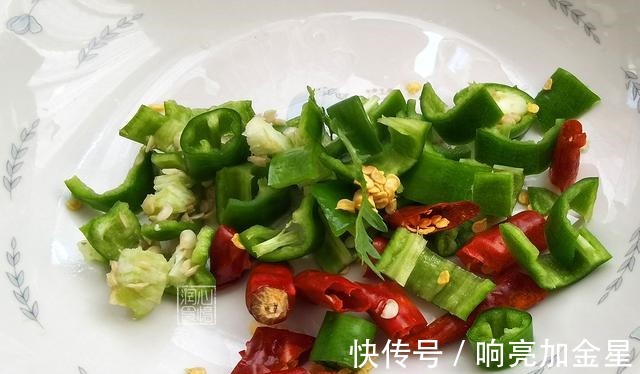 农村岳父寄来一大袋菌菇干,炒了一盘晒朋友圈火了,电话响个不停!