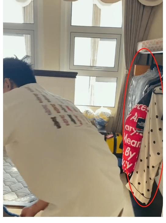 李勒優(yōu)被城市媽媽嫌棄，穿搭被嘲80歲，網(wǎng)友：這是暗示要買新的