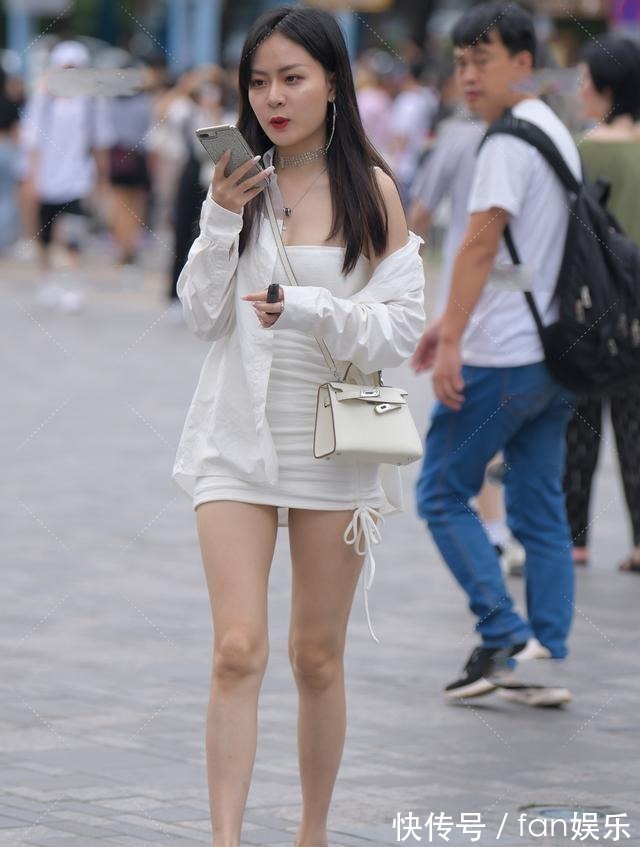搭配|纯白网纱衬衣搭配抽绳褶皱裙,纯洁干净,优雅灵动的仙女风穿搭