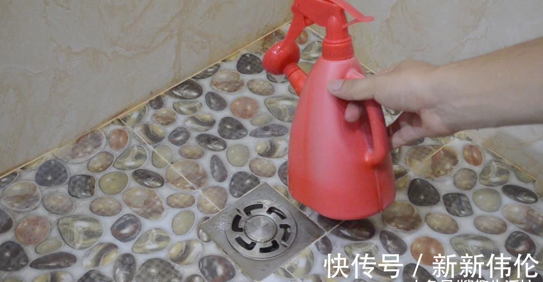 卫生间墙角喷一些它, 角落不脏不臭, 还没有小飞虫, 试过的人都夸好