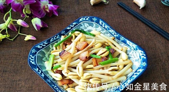 煸炒|八月,吃猪肉牛肉不如它,腊香味十足,营养搭配,10分钟端上桌!